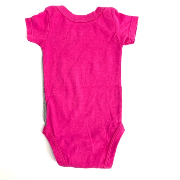 Nike Fushia pink girls 1pc 0-3 months Newborn - Picture 2 of 4